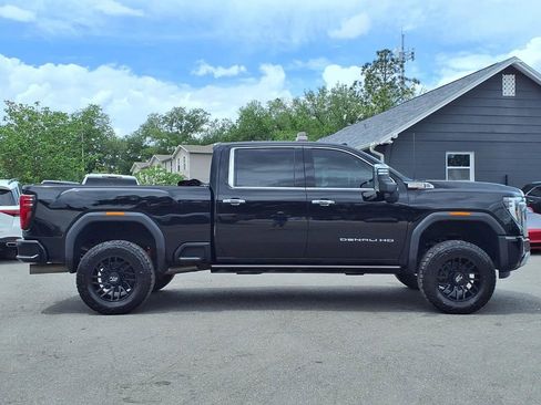 Used 2024 GMC Sierra 2500 Denali w/ Denali Reserve Package AWD/4WD image 8