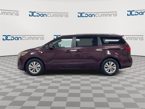 Used 2016 Kia Sedona LX image 5
