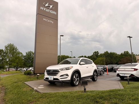 Used 2016 Hyundai Tucson Limited FWD image 1