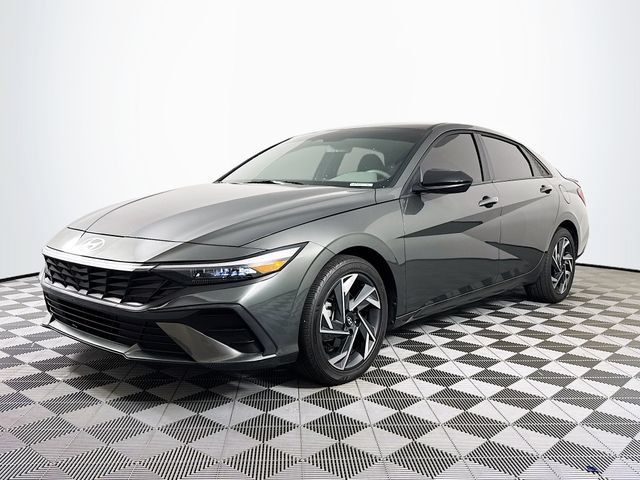 Certified 2025 Hyundai Elantra Sport FWD image 46