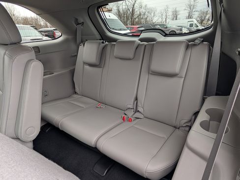 Used 2019 Toyota Highlander XLE image 14