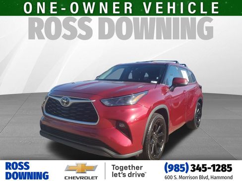 Used 2023 Toyota Highlander LE image 1