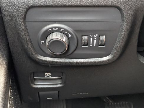 Used 2023 Jeep Grand Cherokee L Laredo AWD/4WD image 24