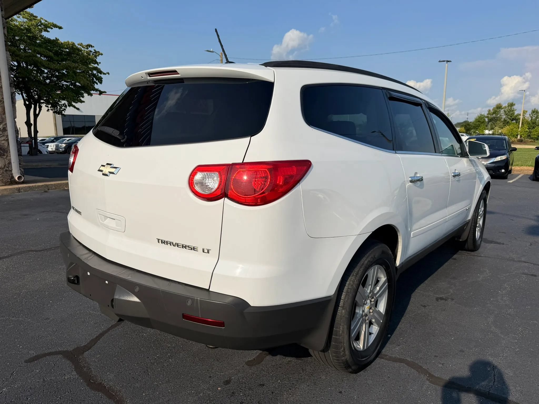 Used 2009 Chevrolet Traverse LT AWD/4WD image 7