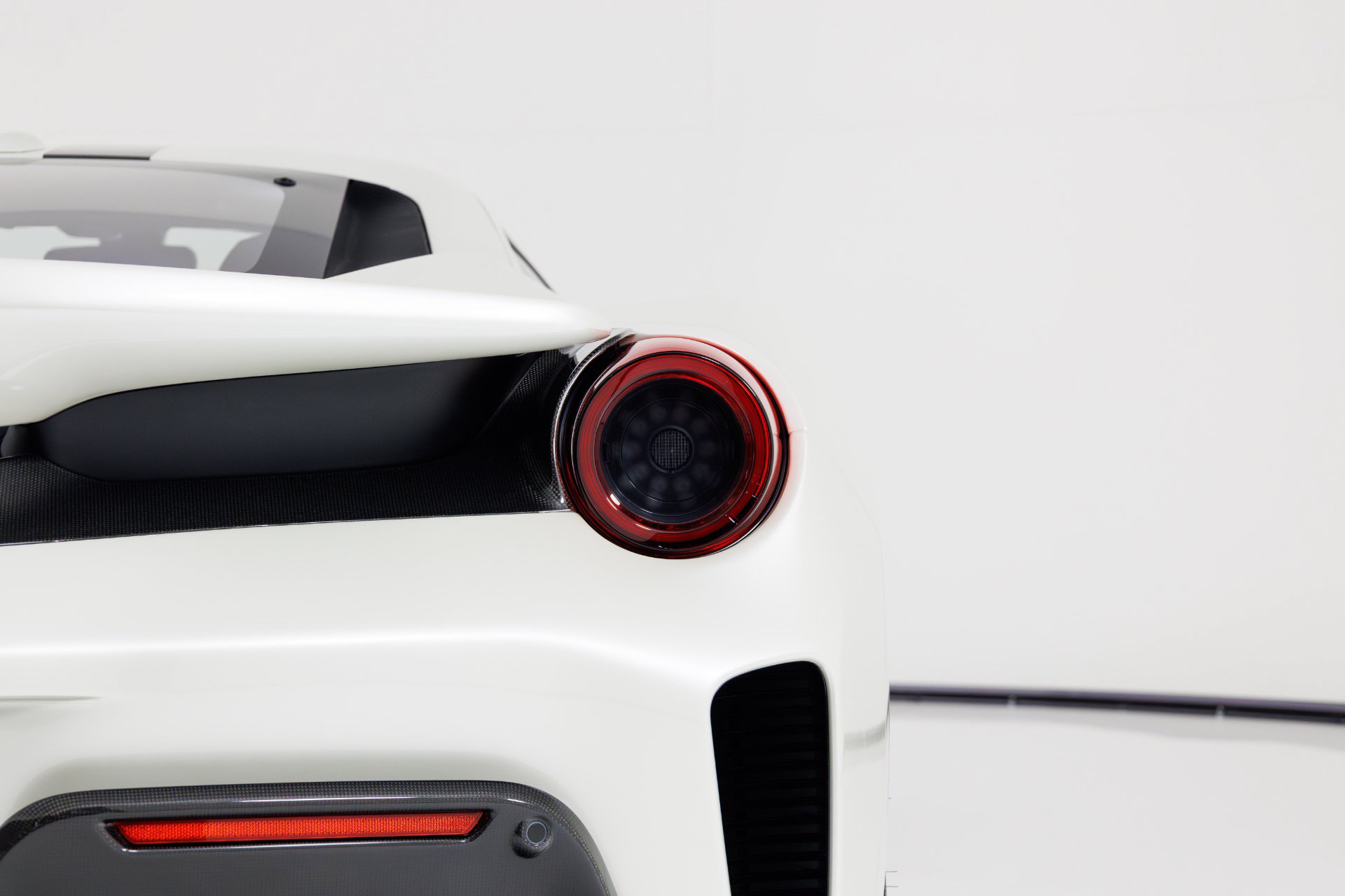 Used 2020 Ferrari 488 Pista Coupe RWD image 68