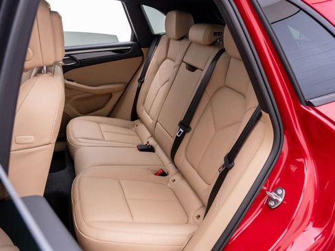 New 2026 Porsche Macan image 17