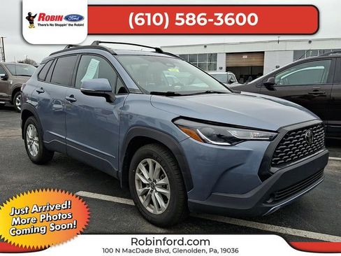 Used 2023 Toyota Corolla Cross LE w/ Moonroof Package FWD image 1