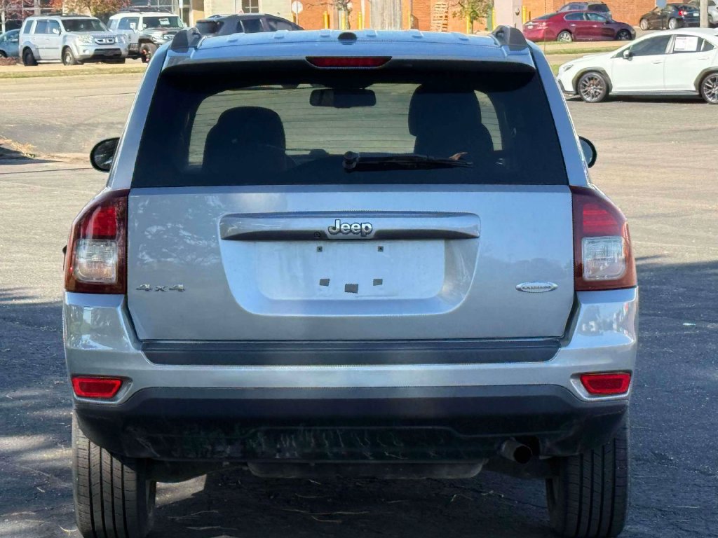Used 2017 Jeep Compass Latitude AWD/4WD image 6
