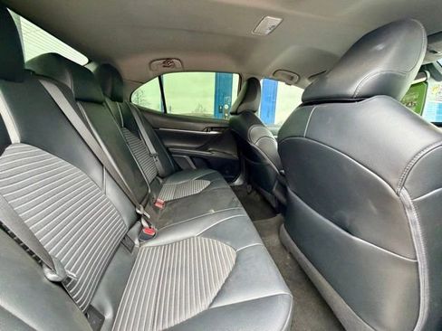 Used 2021 Toyota Camry SE image 14