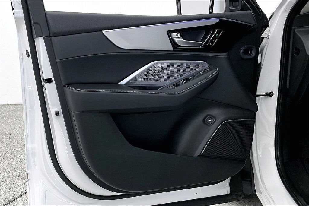 Certified 2026 Acura MDX w/ Technology Package FWD image 22