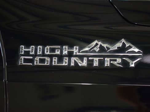 Used 2024 Chevrolet Tahoe High Country image 14