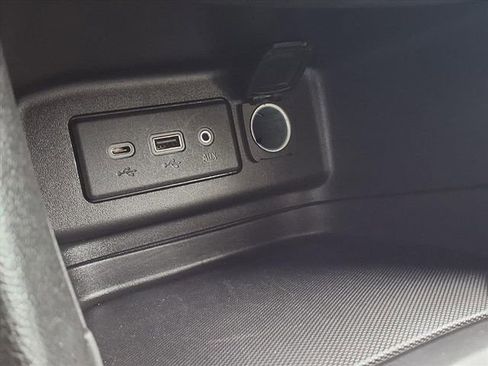 Used 2023 Chevrolet Equinox LT image 9