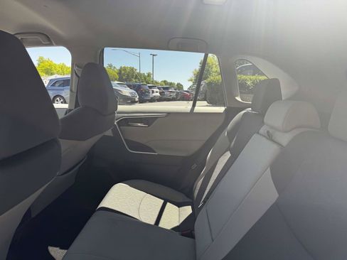 Certified 2025 Toyota RAV4 XLE AWD/4WD image 13