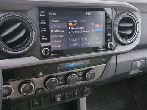 Used 2021 Toyota Tacoma TRD Sport AWD/4WD image 12