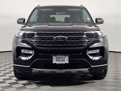 Used 2022 Ford Explorer XLT w/ Equipment Group 202A image 2