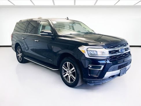 Used 2023 Ford Expedition Max Limited image 3