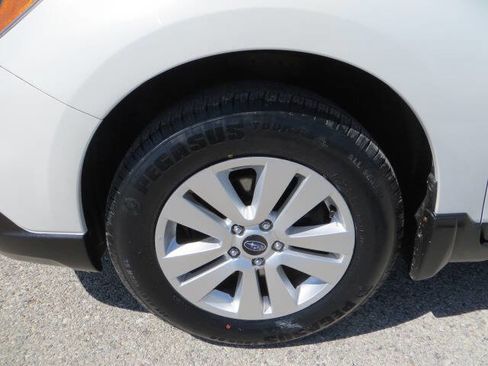 Used 2016 Subaru Outback 2.5i Premium AWD/4WD image 13