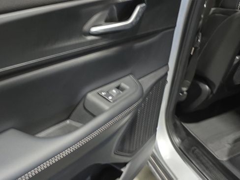 Used 2024 Jeep Grand Cherokee Altitude image 21