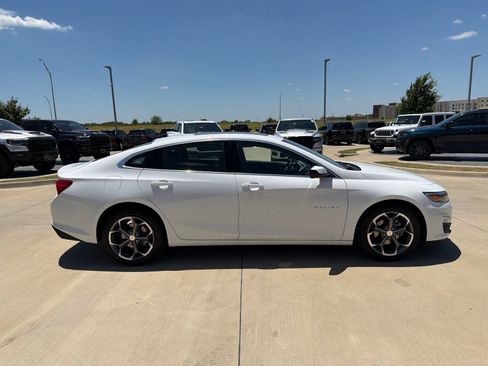 Used 2024 Chevrolet Malibu LT FWD image 6