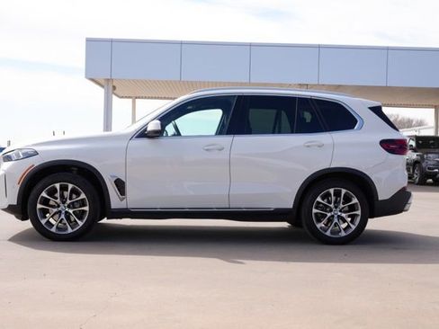 Used 2026 BMW X5 sDrive40i image 7