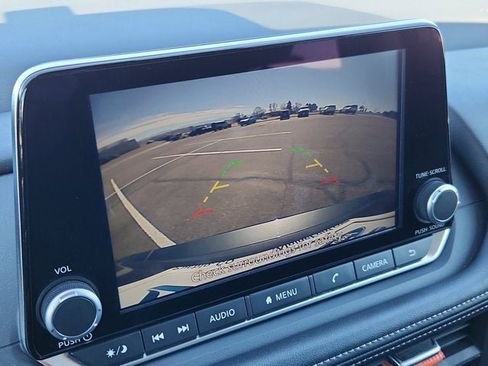 Used 2025 Nissan Rogue SV image 23