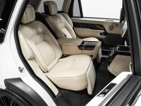 Used 2019 Land Rover Range Rover Long Wheelbase Autobiography image 23