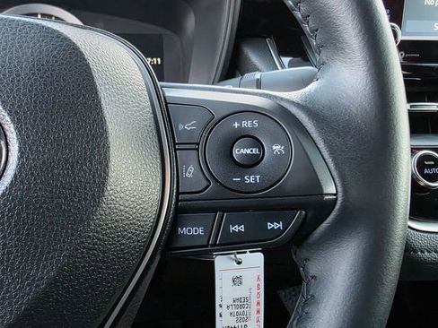 Used 2022 Toyota Corolla SE image 16