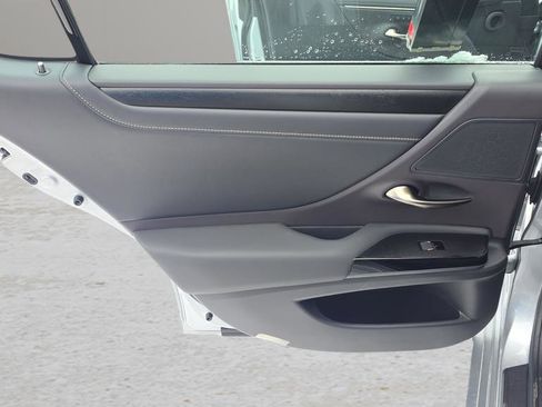 Certified 2023 Lexus ES 350 w/ Premium Package image 13