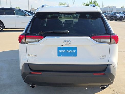 Used 2025 Toyota RAV4 XLE AWD/4WD image 4