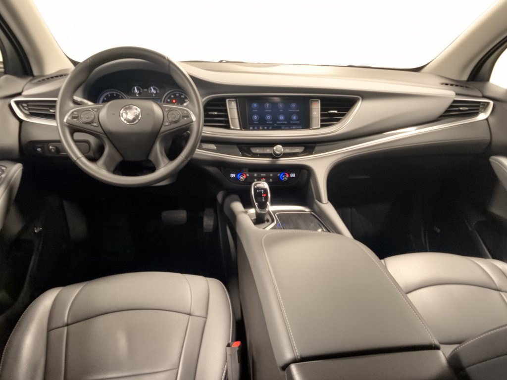Used 2020 Buick Enclave Essence w/ LPO, Touring Package FWD image 17