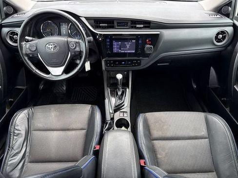 Used 2018 Toyota Corolla SE FWD image 12