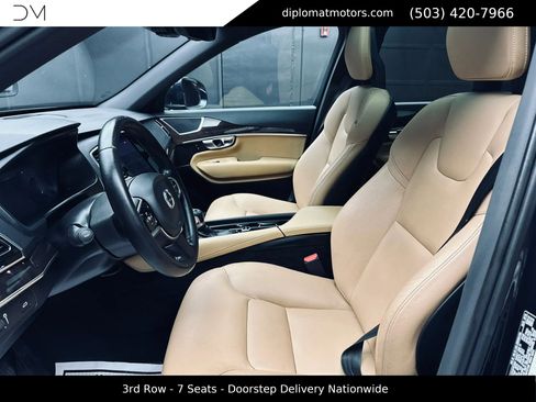 Used 2017 Volvo XC90 T6 Momentum w/ Vision Package AWD/4WD image 18