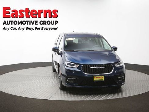 Used 2023 Chrysler Pacifica Touring-L FWD image 54