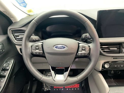 Used 2024 Ford Escape Platinum AWD/4WD image 16