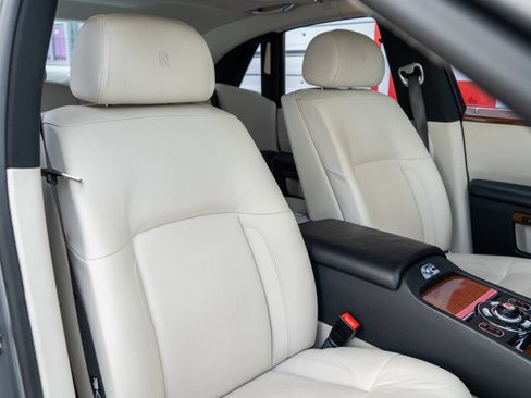 Used 2010 Rolls-Royce Ghost RWD image 55