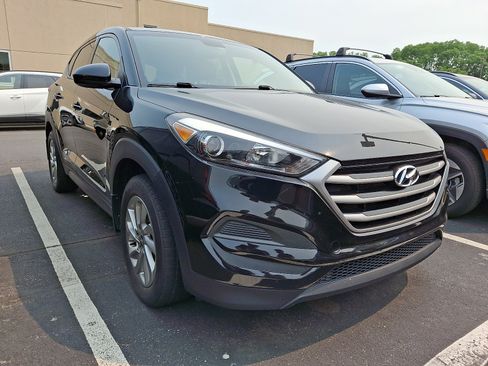 Used 2018 Hyundai Tucson SE AWD/4WD image 1