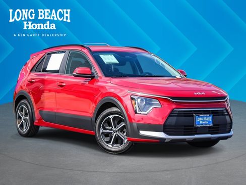 Used 2025 Kia Niro LX FWD image 1