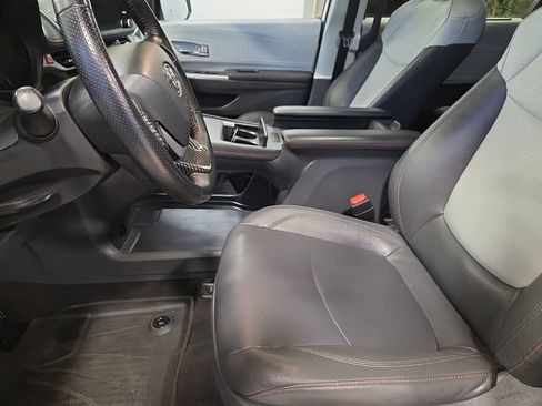 Used 2021 Toyota Sienna XSE w/ XSE Plus Package image 12