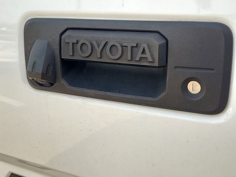 Used 2021 Toyota Tacoma image 18
