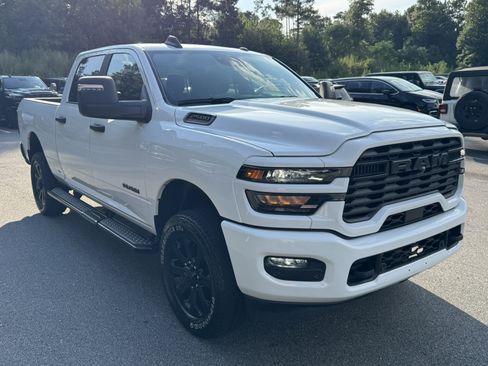Certified 2025 RAM 2500 Big Horn AWD/4WD image 3