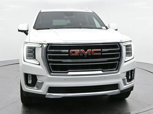Used 2023 GMC Yukon SLT w/ SLT Premium Package image 2