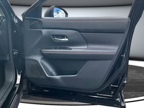 Certified 2025 Nissan Kicks SR AWD/4WD image 26