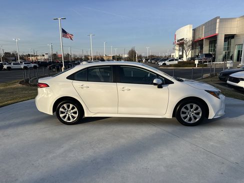 Certified 2024 Toyota Corolla LE image 11