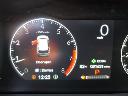 Used 2025 Honda Pilot TrailSport image 26
