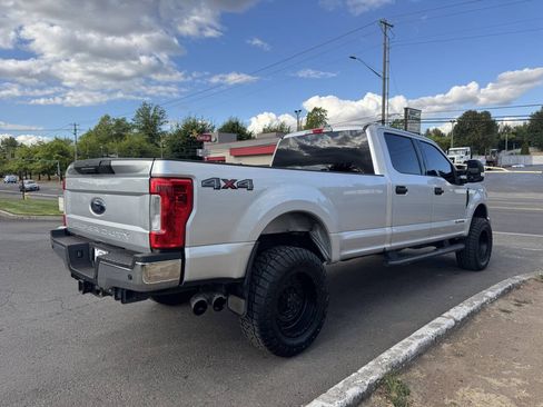Used 2019 Ford F350 XLT w/ Camper Package AWD/4WD image 5