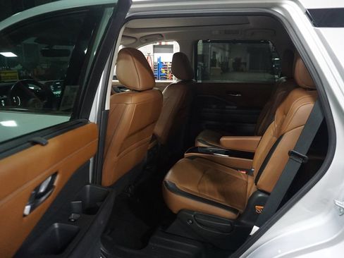 Used 2023 Nissan Pathfinder Platinum AWD/4WD image 14