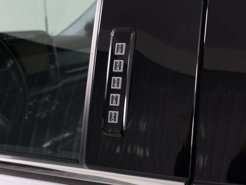 Used 2024 Ford F350 Lariat w/ Chrome Package image 34