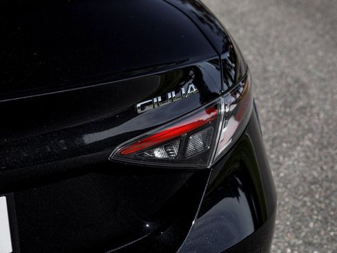 New 2025 Alfa Romeo Giulia AWD w/ Driving Assist Package image 9