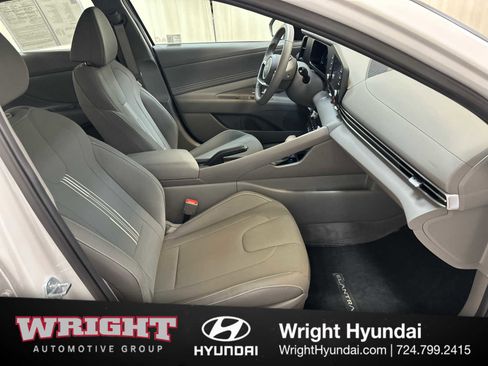 Certified 2025 Hyundai Elantra Sport image 18