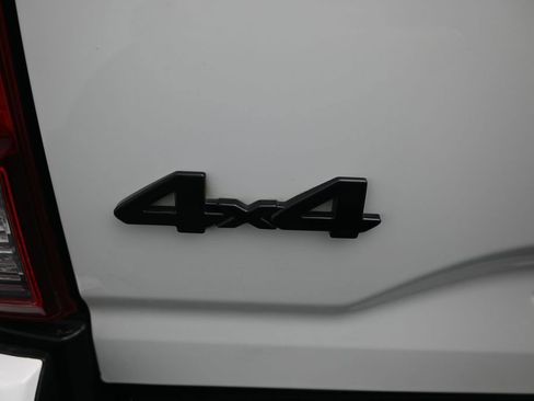 Used 2022 Toyota Tacoma SR AWD/4WD image 11